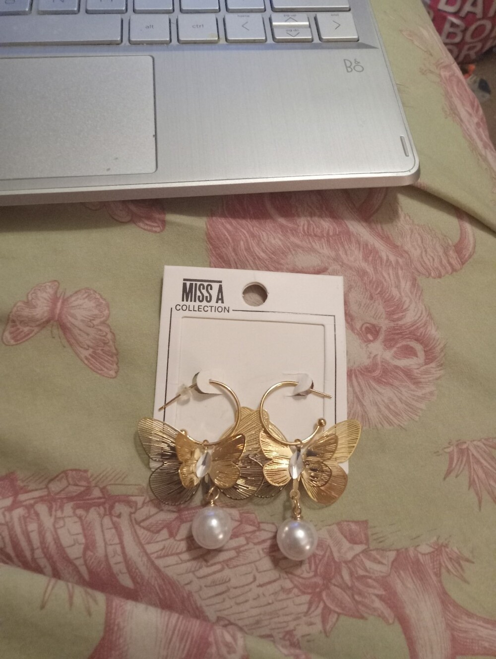 NWOT Gold Butterfly Faux Pearl Coquette Gold Hoop Earrings
